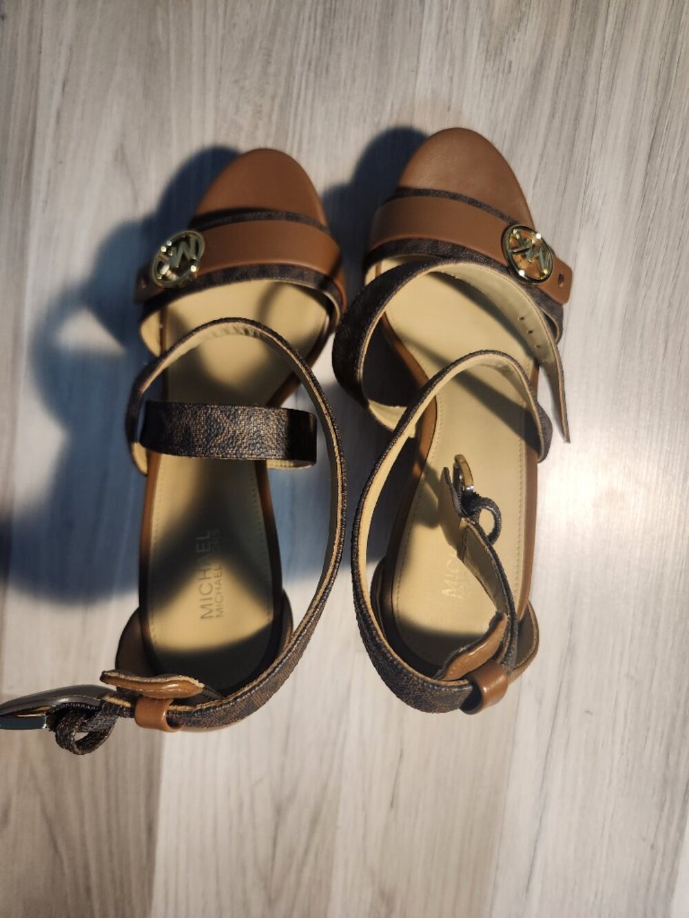 Micheal Kors High Heels - Picture 2 of 4